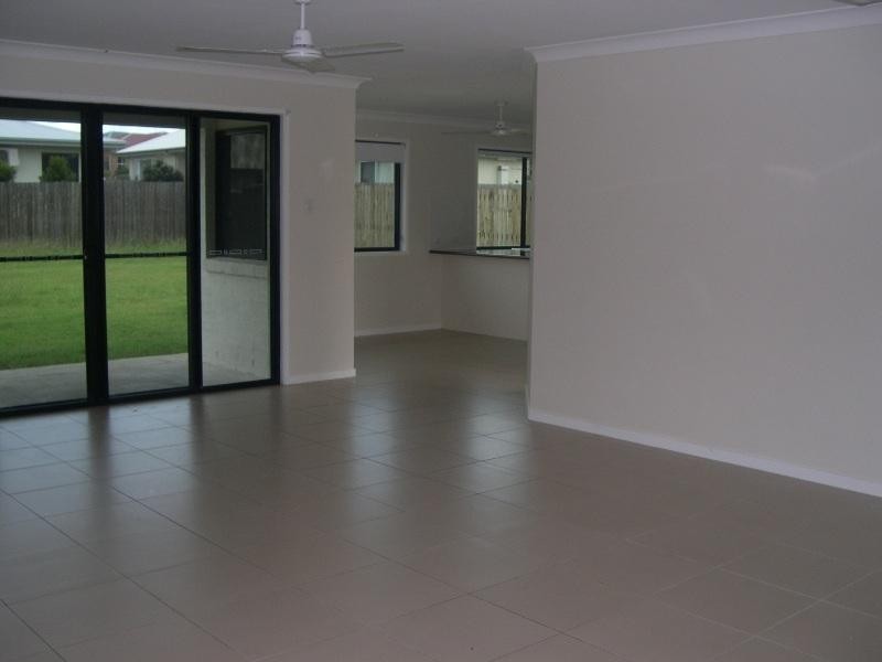 30 SUNPOINT WAY, Calliope QLD 4680