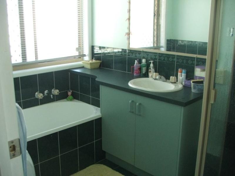 30 Mackerel Street, Sandstone Point QLD 4511