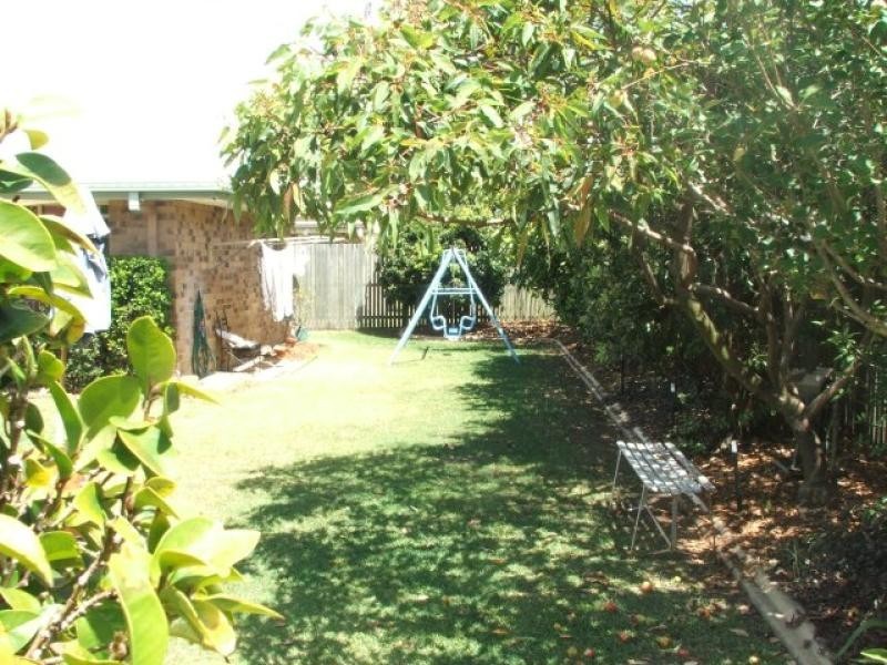 30 Mackerel Street, Sandstone Point QLD 4511