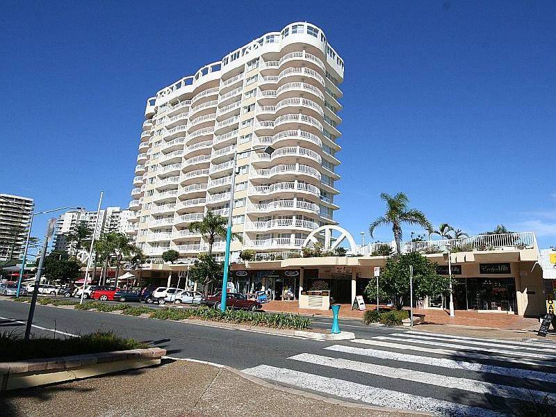 118 GRIFFITH STREET, Coolangatta QLD 4225