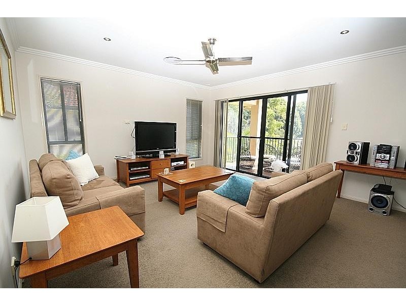 4 DROMARA COURT, Banora Point NSW 2486