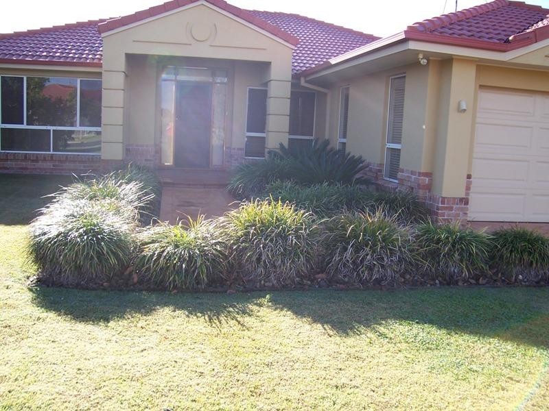 9 MAGNOLIA CRESCENT, Banora Point NSW 2486