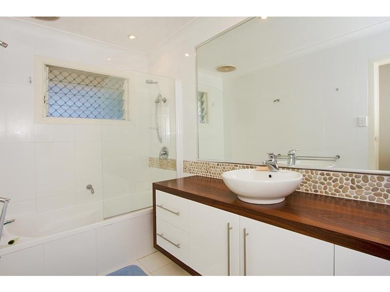 101 Dutton Street, Coolangatta QLD 4225