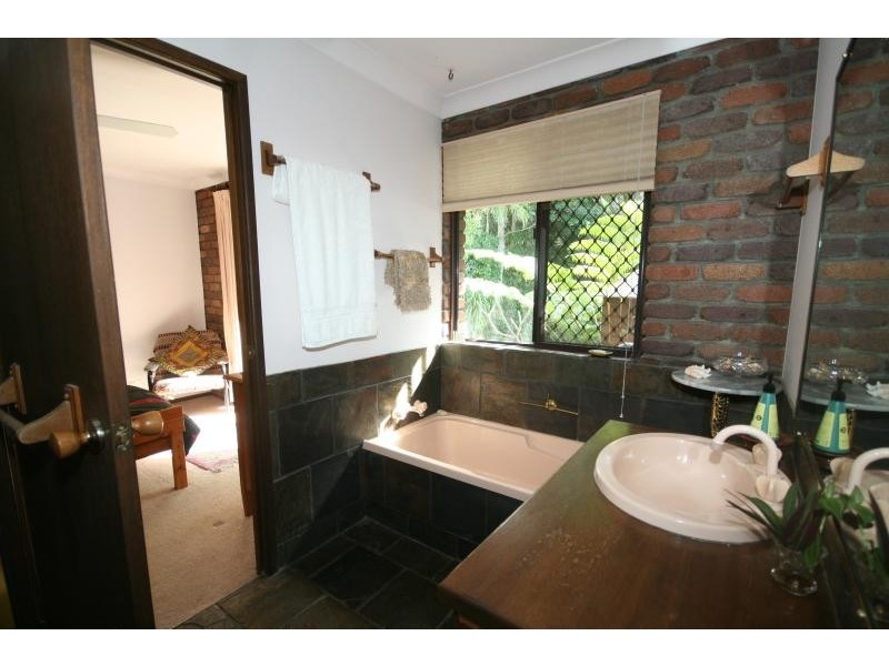 40 Amaroo Drive, Banora Point NSW 2486