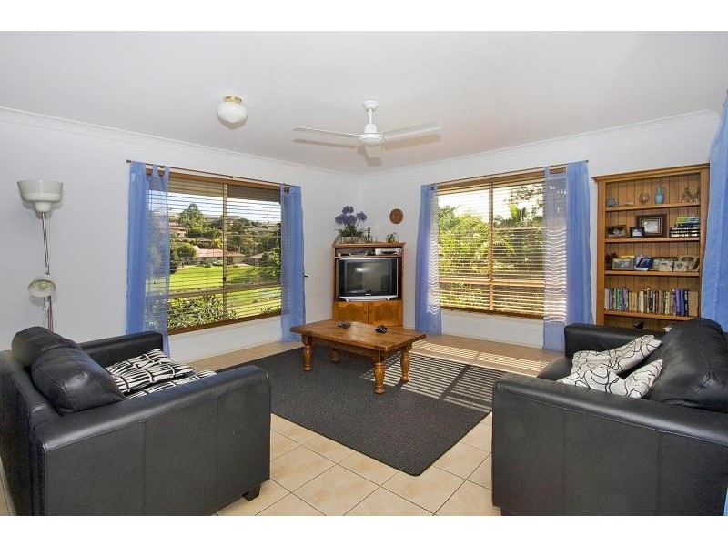 19 Donegal Court, Banora Point NSW 2486