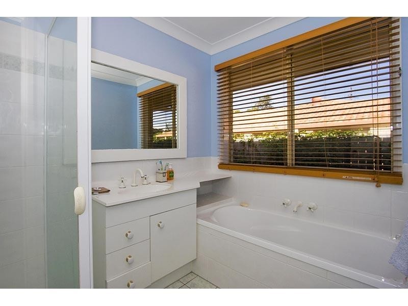 19 Donegal Court, Banora Point NSW 2486