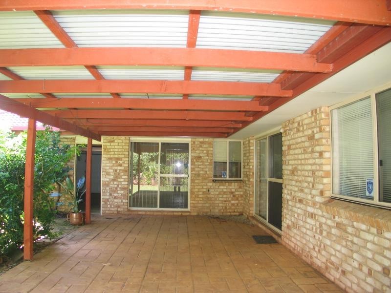 18 Kintyre Crescent, Banora Point NSW 2486