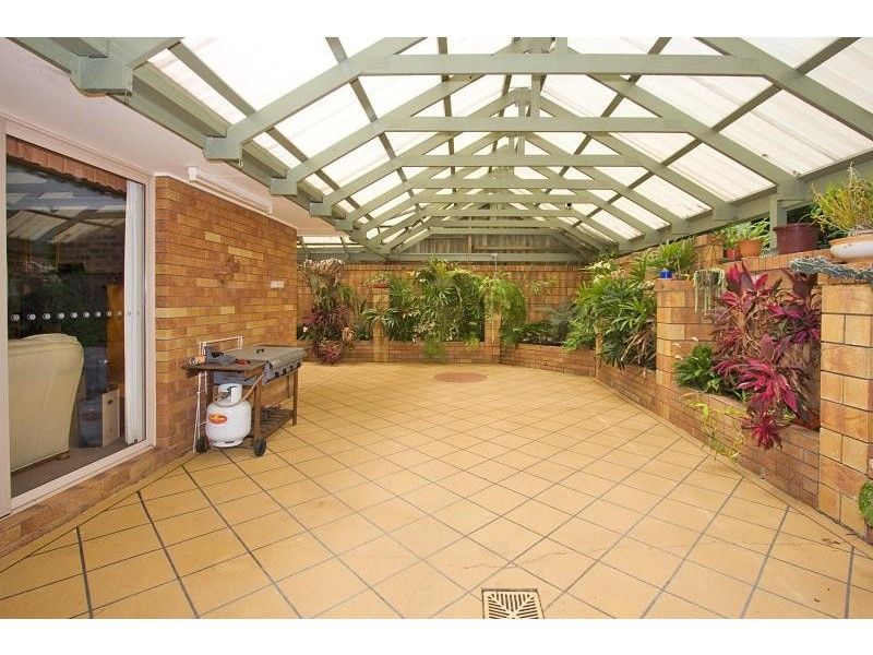 11 Jarrah Place, Banora Point NSW 2486
