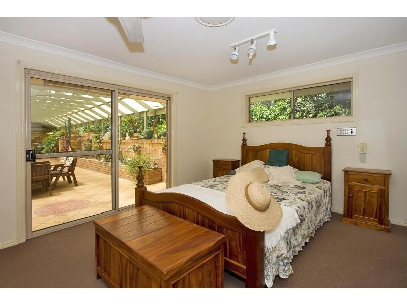 11 Jarrah Place, Banora Point NSW 2486