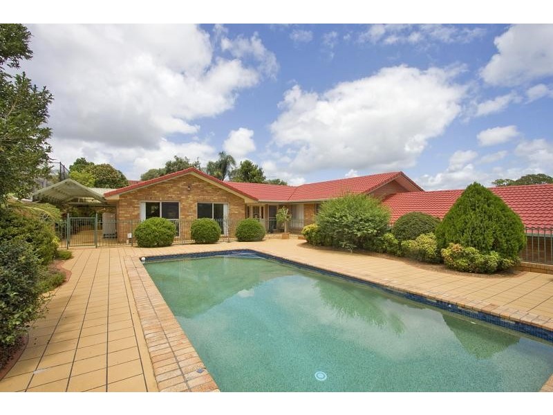 11 Jarrah Place, Banora Point NSW 2486