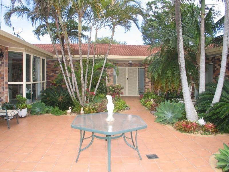 19 Seaview Road, Banora Point NSW 2486