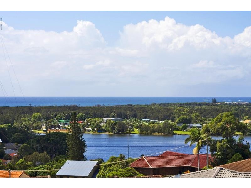 7 Pacific Drive, Banora Point NSW 2486