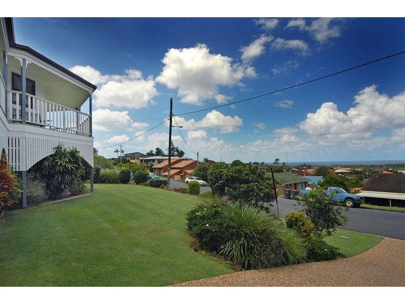 7 Pacific Drive, Banora Point NSW 2486