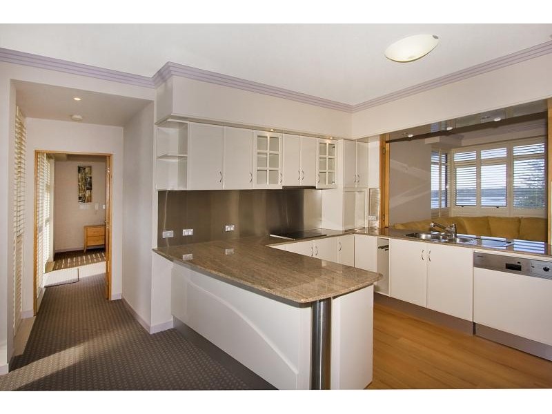 4/136 Marine Parade, Coolangatta QLD 4225