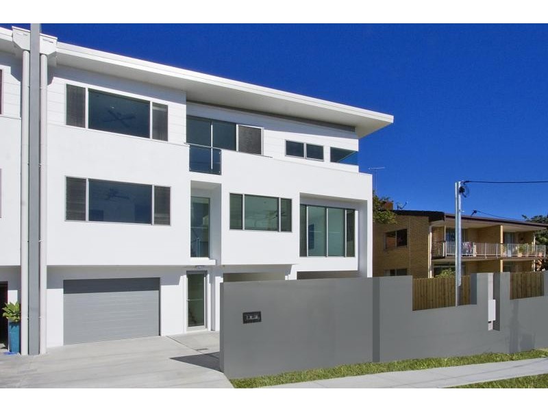 2/80 Stapylton Street, Coolangatta QLD 4225