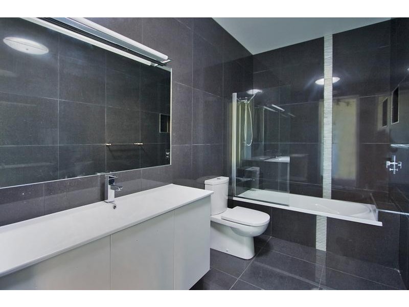 2/80 Stapylton Street, Coolangatta QLD 4225