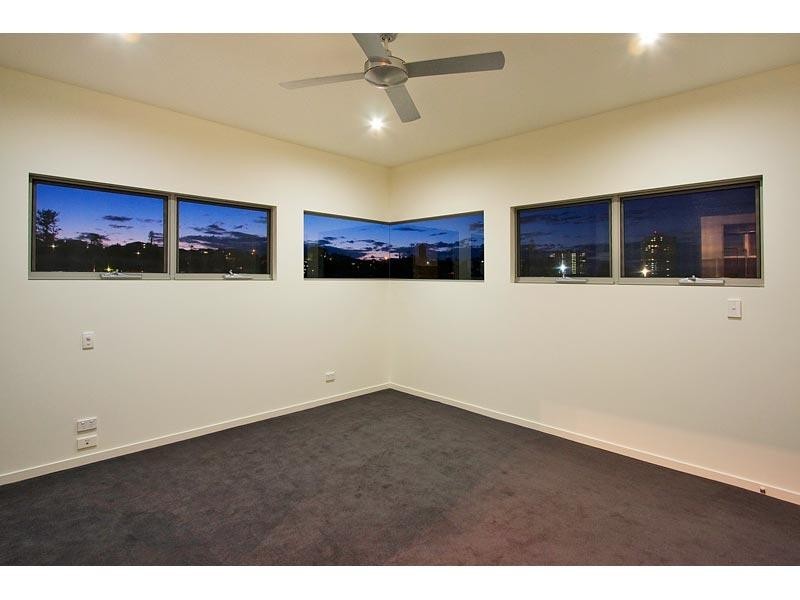 2/80 Stapylton Street, Coolangatta QLD 4225