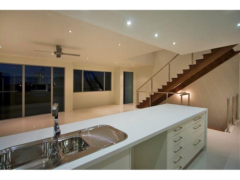 2/80 Stapylton Street, Coolangatta QLD 4225