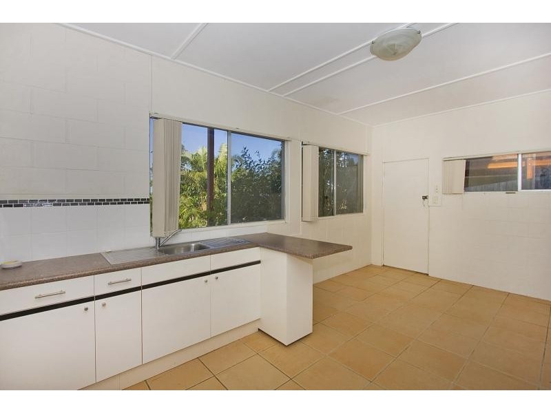 3 Glenys Street, Tweed Heads South NSW 2486