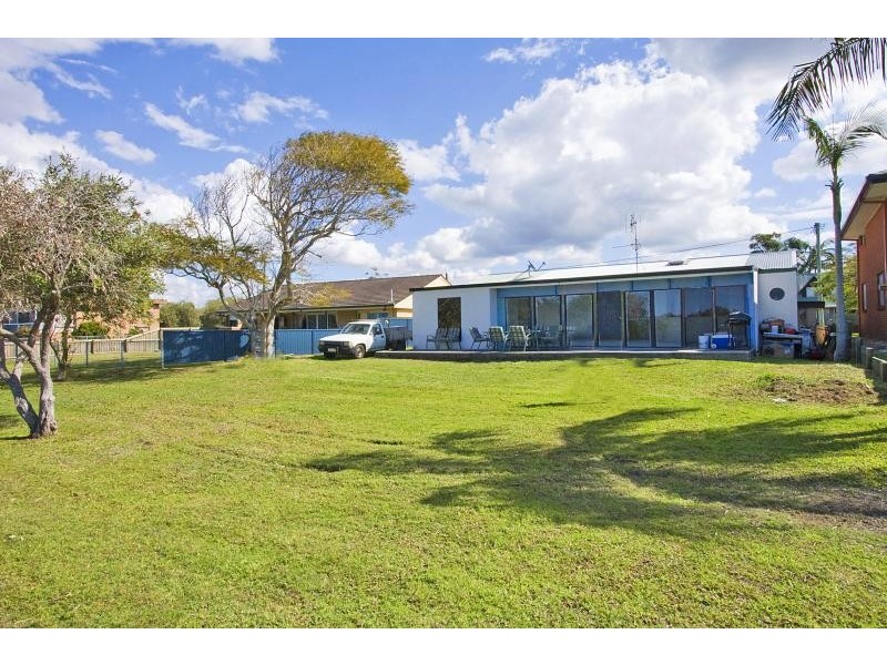 37 Sunset Boulevard, Tweed Heads West NSW 2485