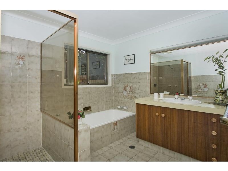 12 Coolabah Court, Banora Point NSW 2486