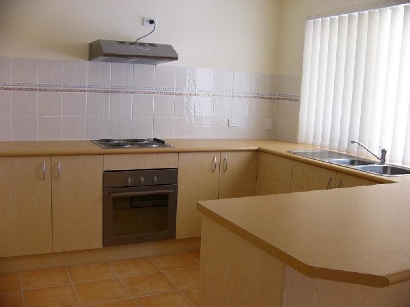 9 WALTERS CLOSE, Glenore Grove QLD 4342