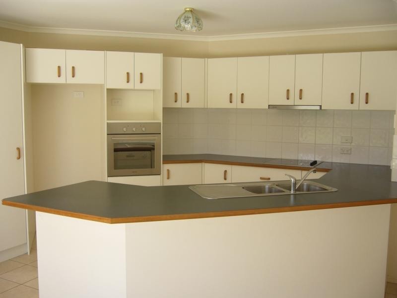 5 LEWIS COURT, Lockyer Waters QLD 4311