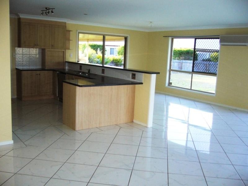 27 Lachlan Way, Placid Hills QLD 4343