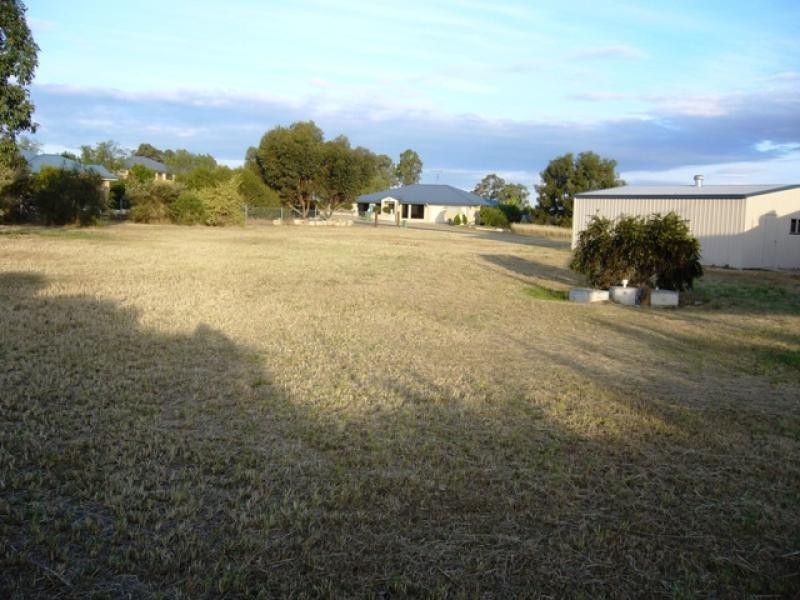 27 Lachlan Way, Placid Hills QLD 4343