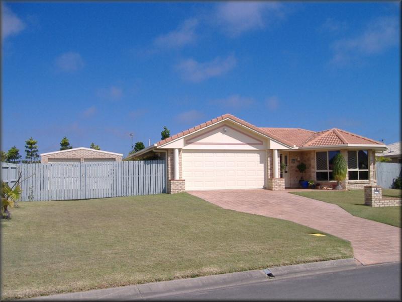 6 BUTCHERBIRD CLOSE, Eli Waters QLD 4655