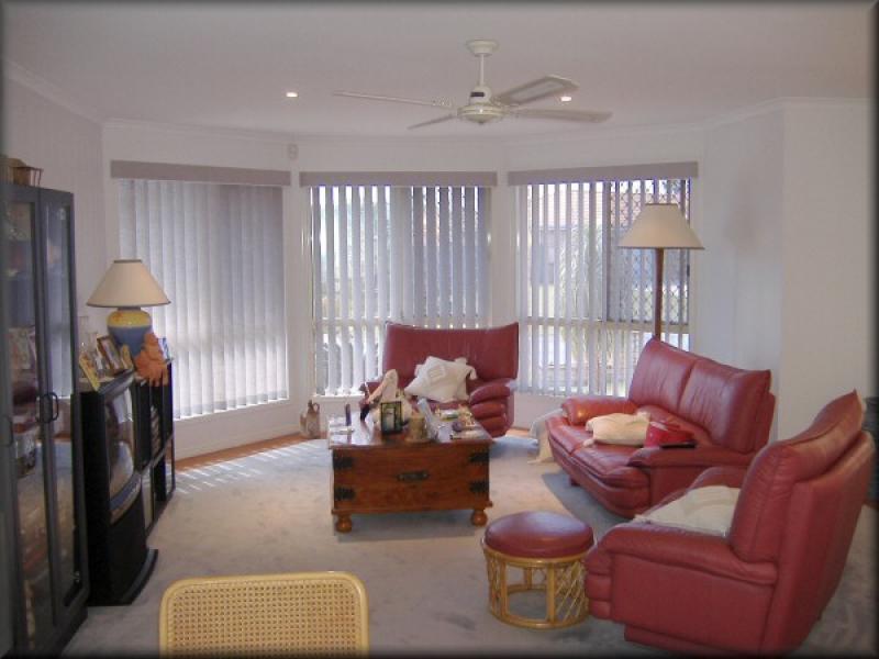 6 BUTCHERBIRD CLOSE, Eli Waters QLD 4655