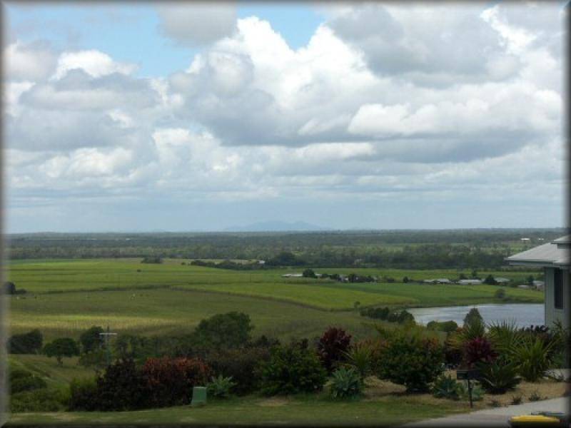 2 FRASER OUTLOOK COURT, Kawungan QLD 4655