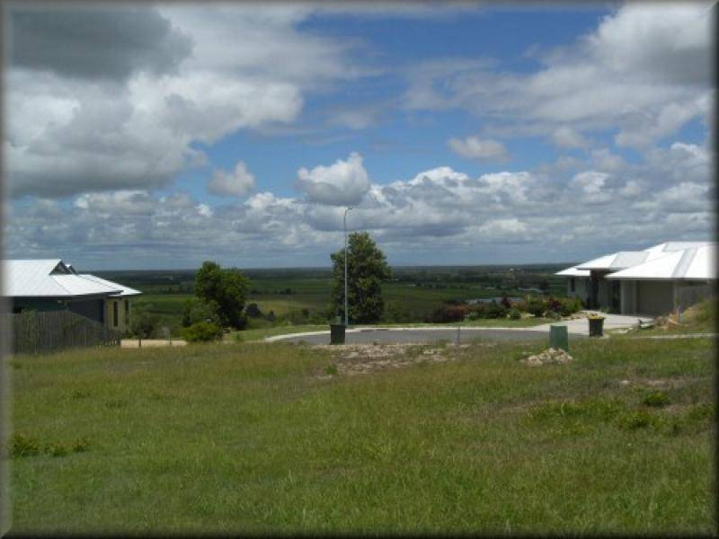 2 FRASER OUTLOOK COURT, Kawungan QLD 4655