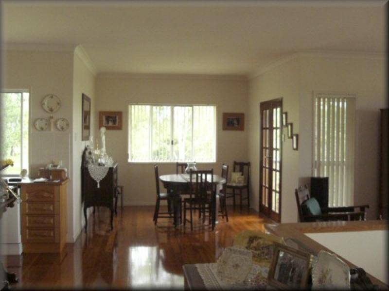 25 FRANCIS AVENUE, Booral QLD 4655