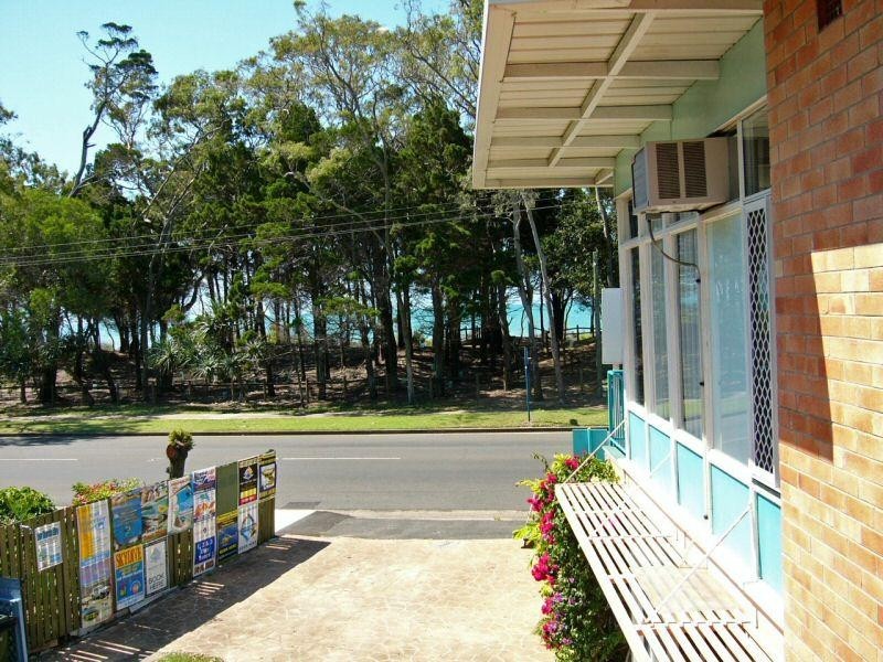 374 Charlton Esplanade, Scarness QLD 4655