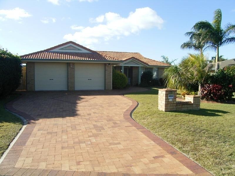 15 DELMO COURT, Urraween QLD 4655