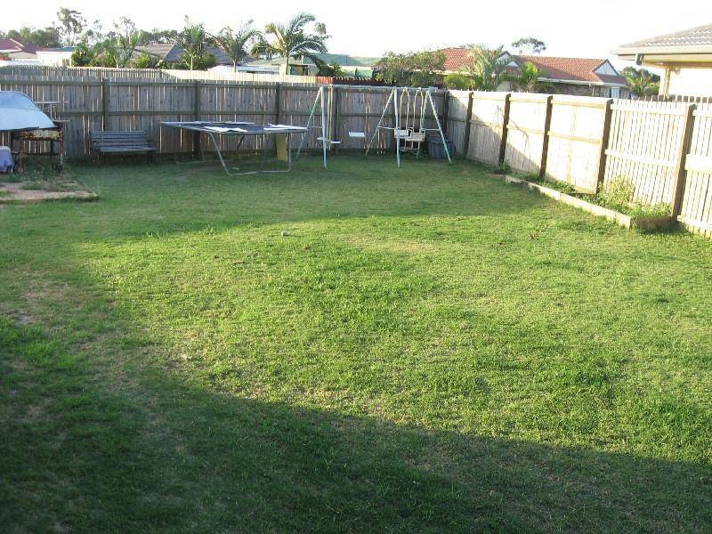14 HYPERNO ROAD, Point Vernon QLD 4655