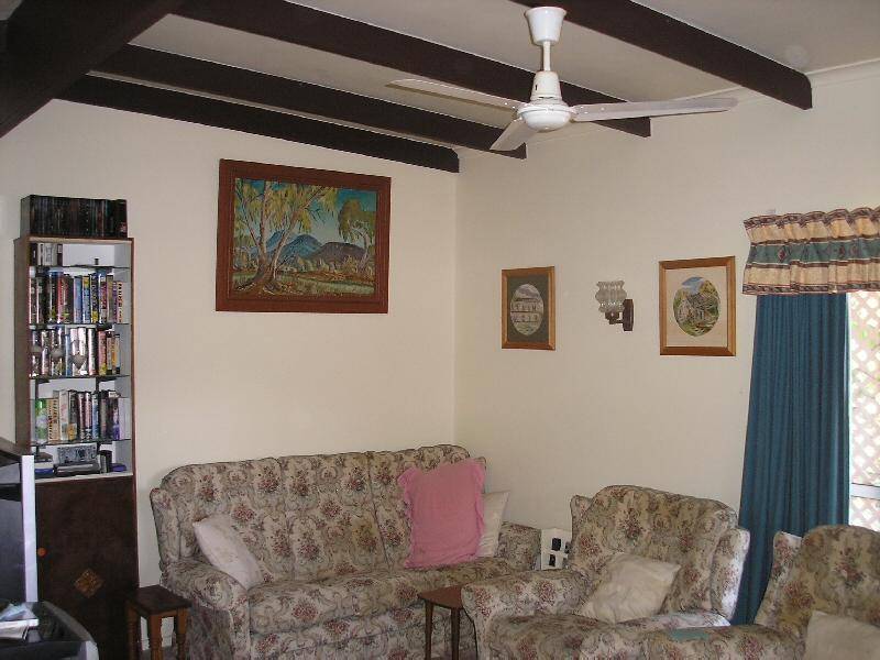 4 HANSEN STREET, Urangan QLD 4655