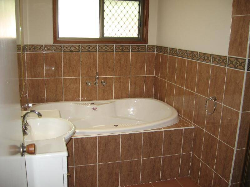 44 LIMPUS STREET, Urangan QLD 4655