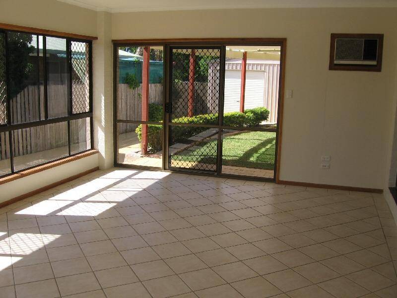 44 LIMPUS STREET, Urangan QLD 4655