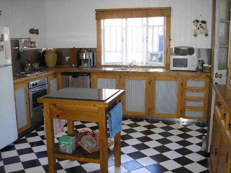 283 TORQUAY TERRACE, Torquay QLD 4655