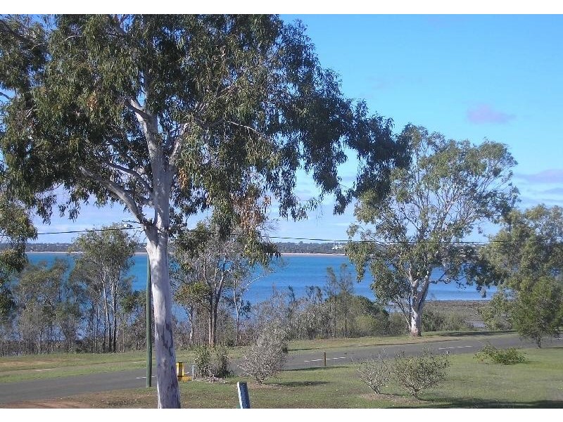 14 FLINDERS STREET, Point Vernon QLD 4655