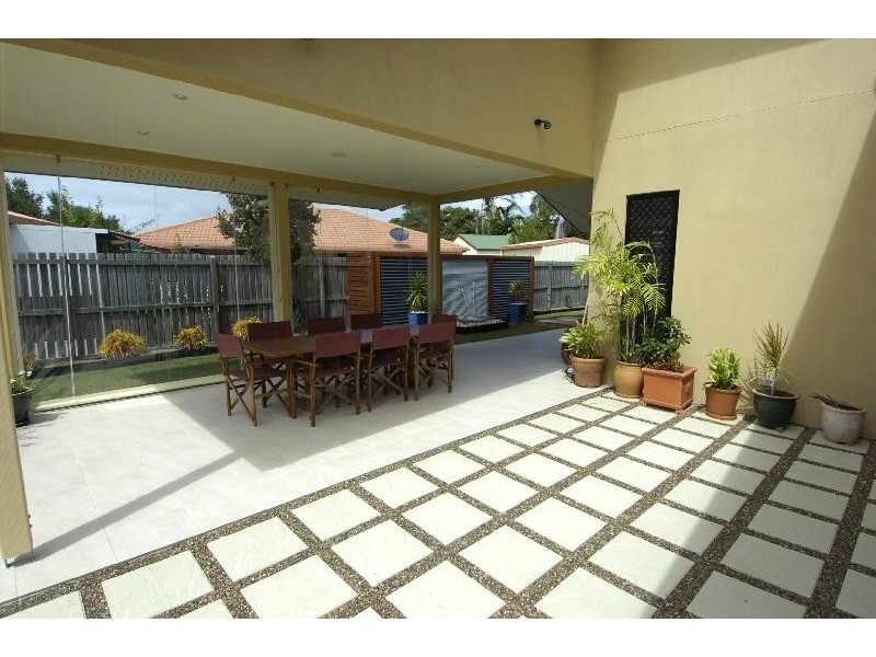 77 TRURO STREET, Torquay QLD 4655