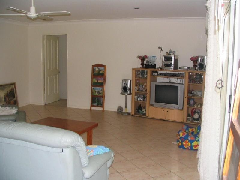 59 BOWERBIRD AVENUE, Eli Waters QLD 4655