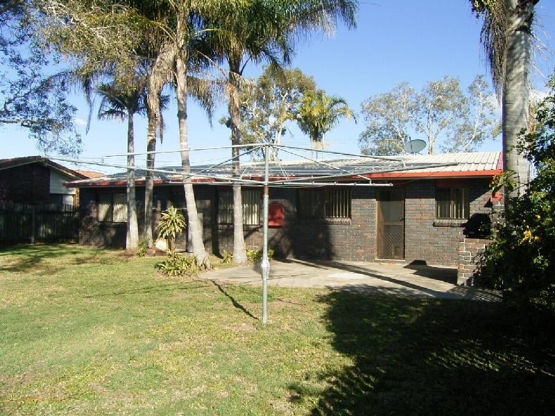 12 NULLOR STREET, Scarness QLD 4655