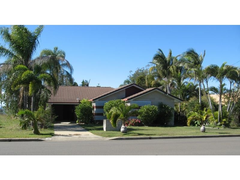 82 LONG STREET, Point Vernon QLD 4655