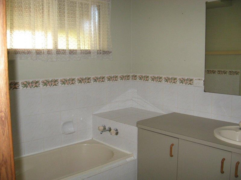 82 LONG STREET, Point Vernon QLD 4655