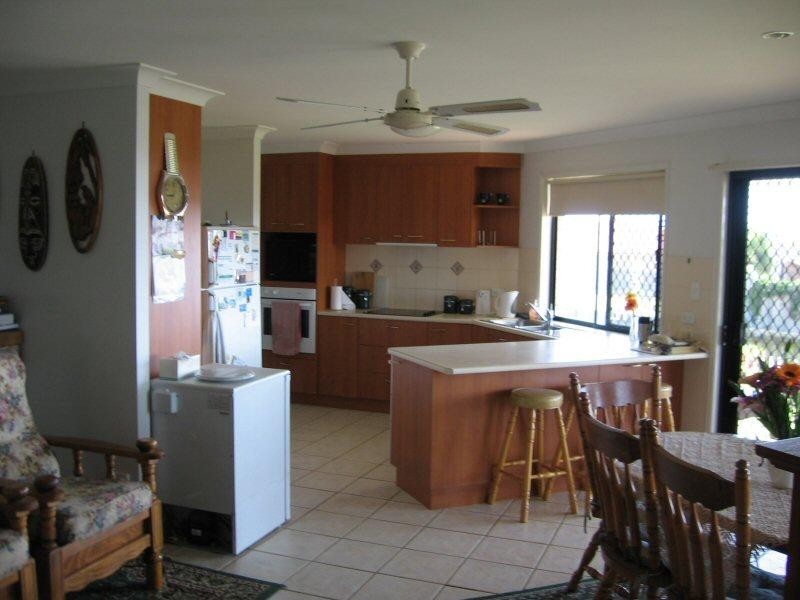15 RATHDOWNE COURT, Urraween QLD 4655