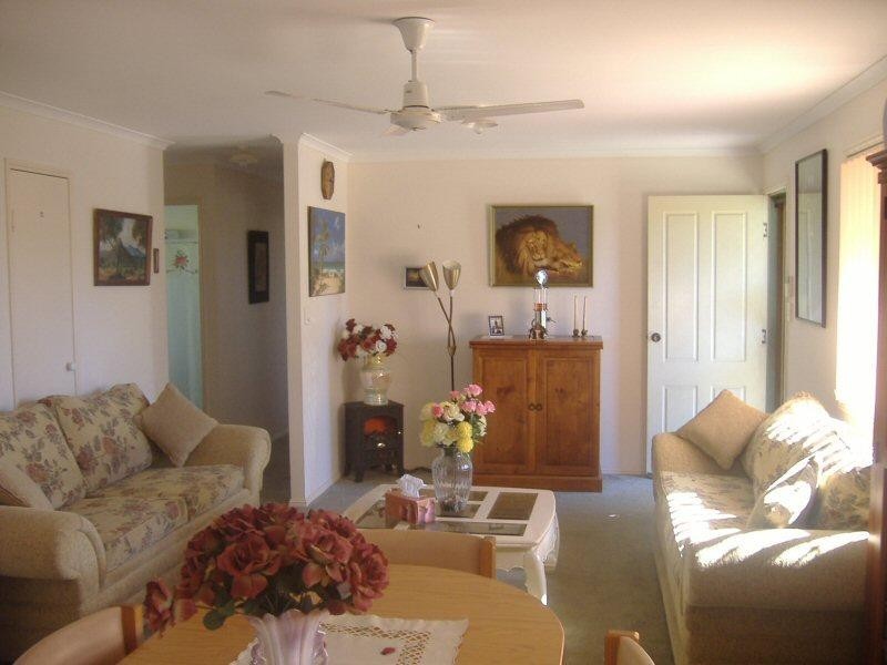 8 SPINNAKER DRIVE, Point Vernon QLD 4655