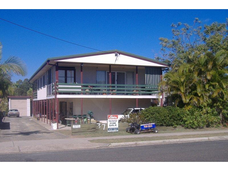 37 TRURO STREET, Torquay QLD 4655